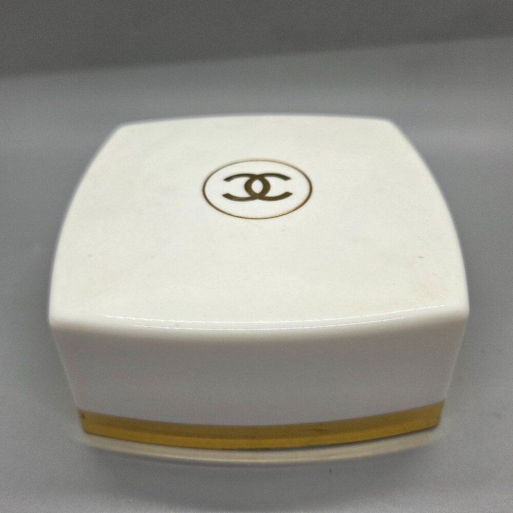 Vintage Used RARE CHANEL No. 22 Bath Powder 3oz with Puff for Dusting Screen